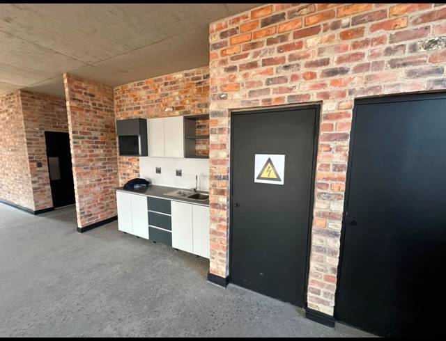 2,542.22M² WAREHOUSE TO LET IN RIVERSANDS